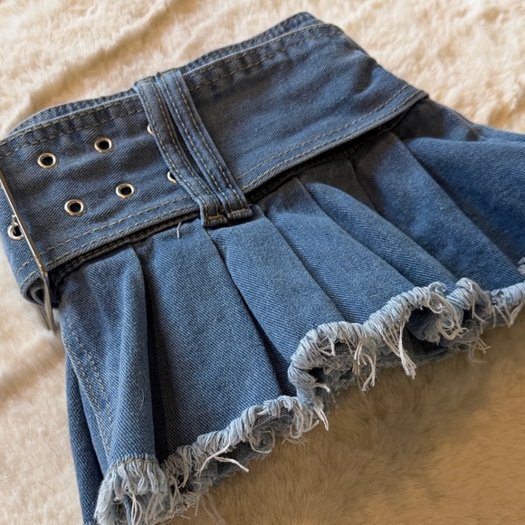 SHEIN Denim Mini Skirt with Belt - Picture 5 of 5